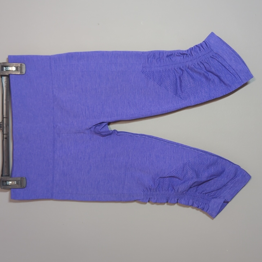 Lululemon "In The Flow II" Crop Leggings Seamless Purple
